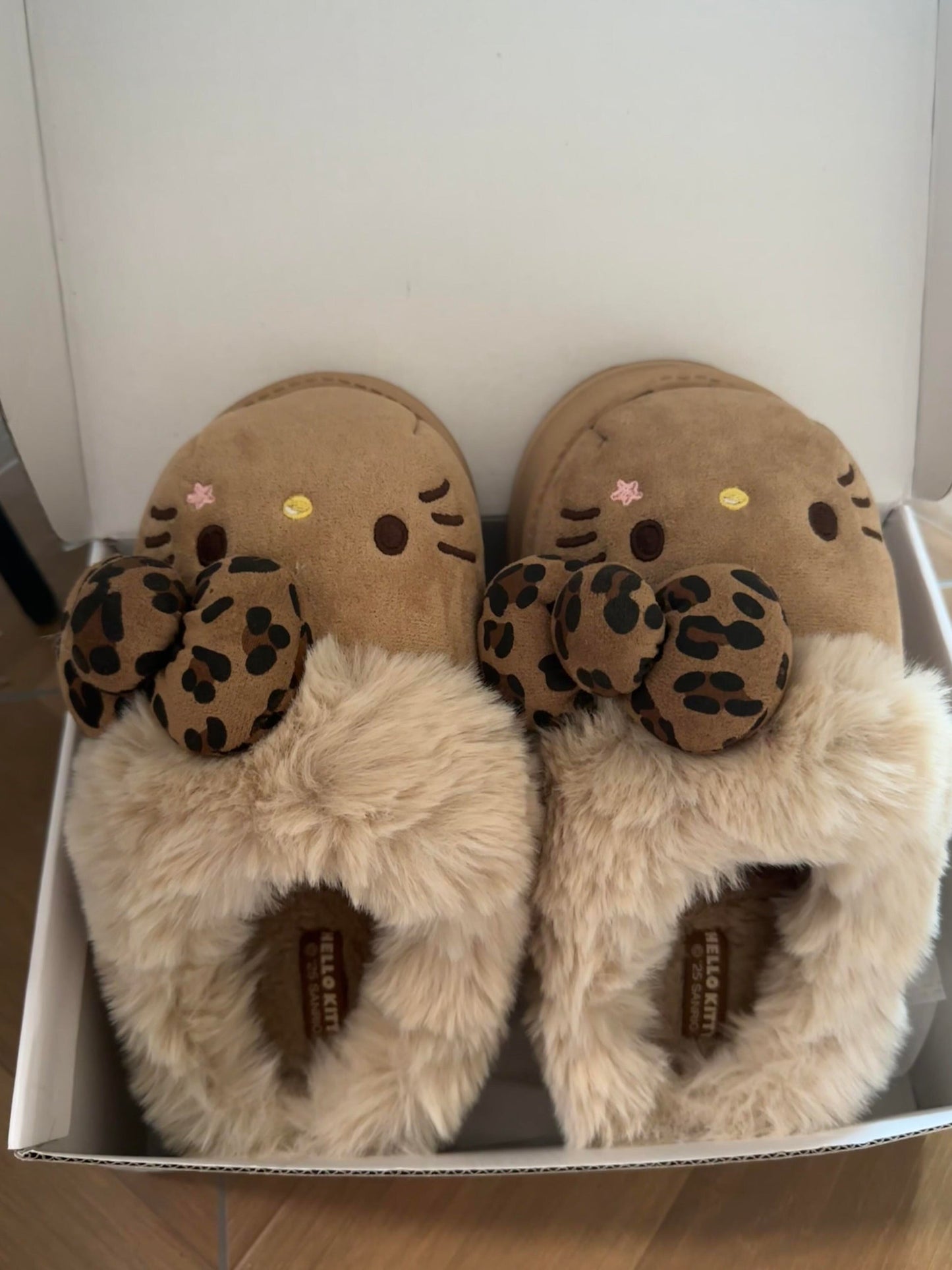 🔥LAST DAY 70% OFF🎀Fuzzy Hello KT Slippers